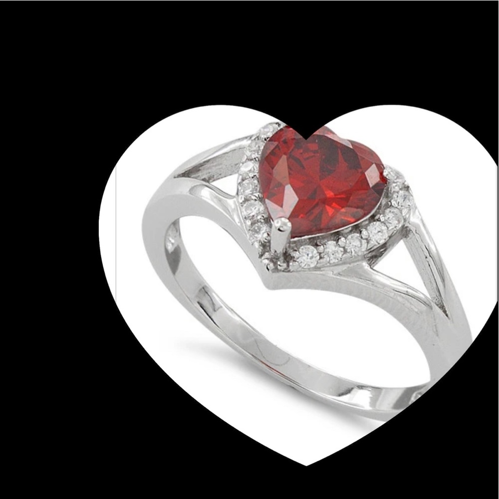 🆕 Sterling silver heart shaped garnet ring